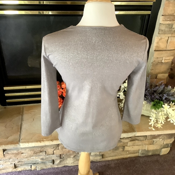 Top - Picture 2 of 4